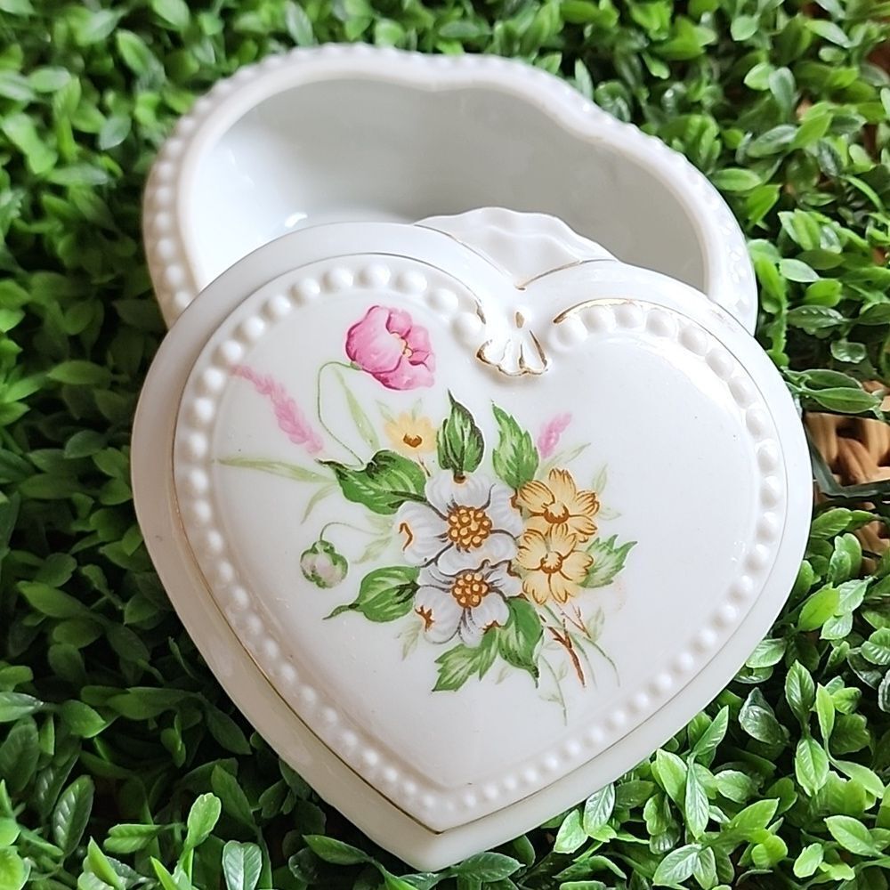 Vintage Dogwood Floral Porcelain Heart Trinket Box Coquette Bridal
